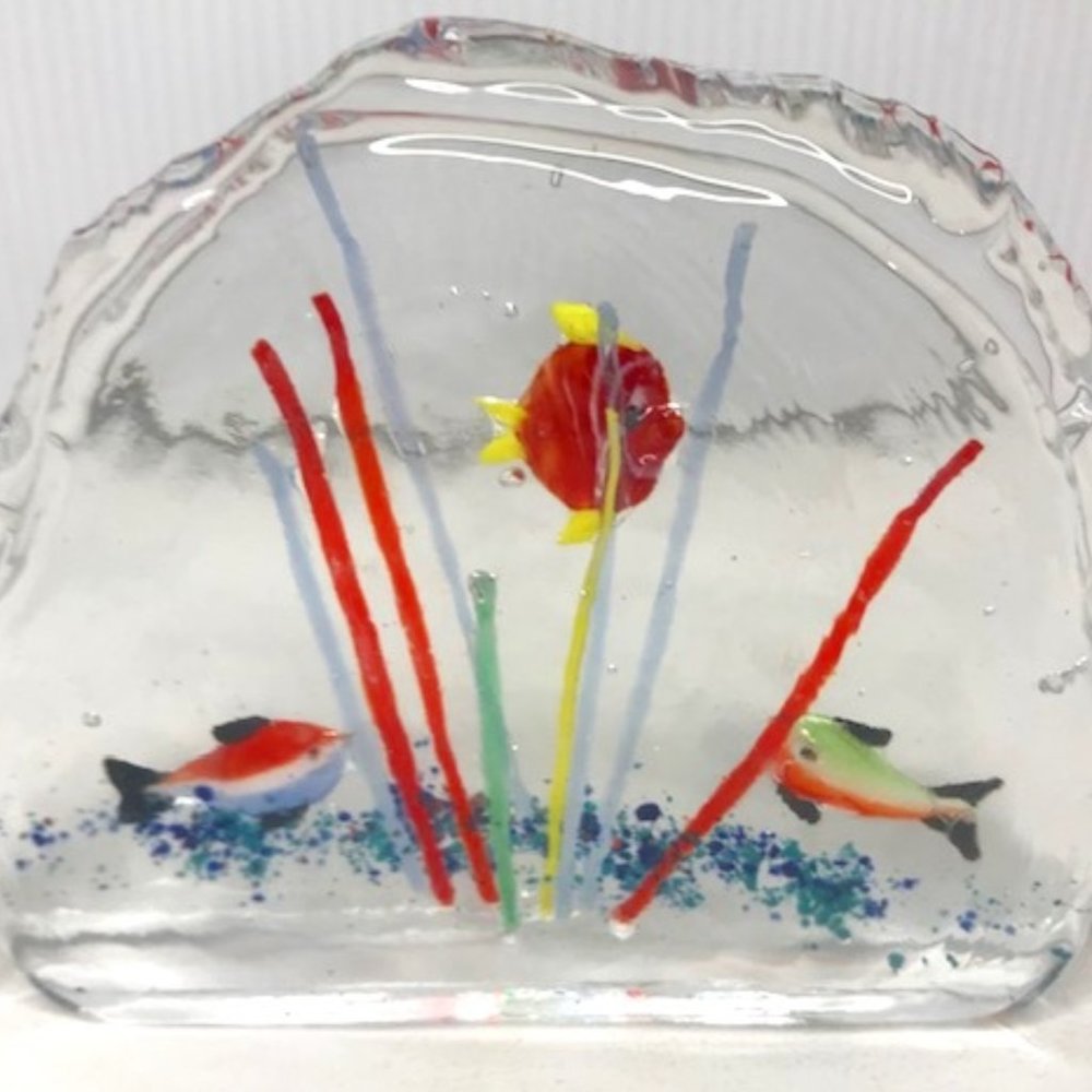 MURANO (?) Italian Glass 3 multi color fish Half-Moon Aquarium Art Paperweight